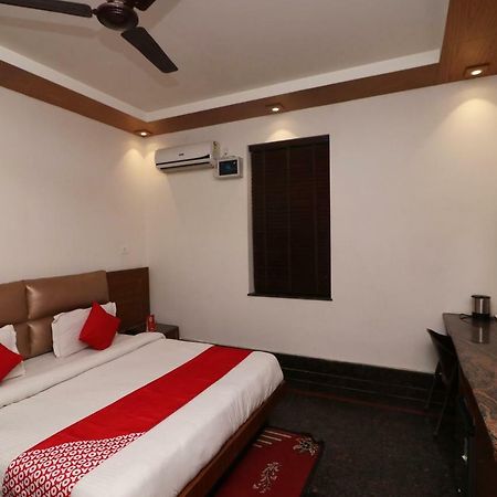 Oyo 10448 Green View Home Stay 데라둔 외부 사진