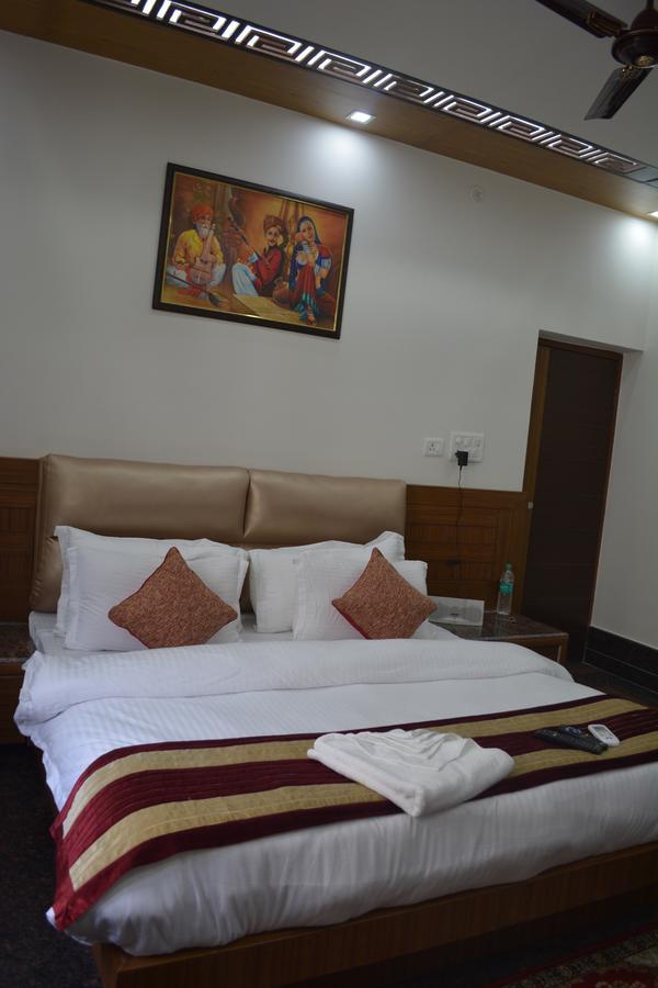 Oyo 10448 Green View Home Stay 데라둔 외부 사진