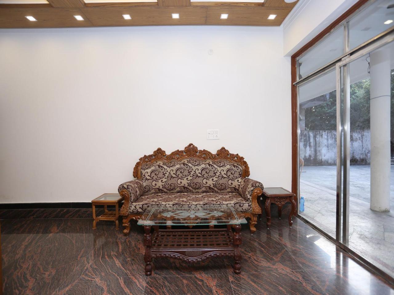 Oyo 10448 Green View Home Stay 데라둔 외부 사진