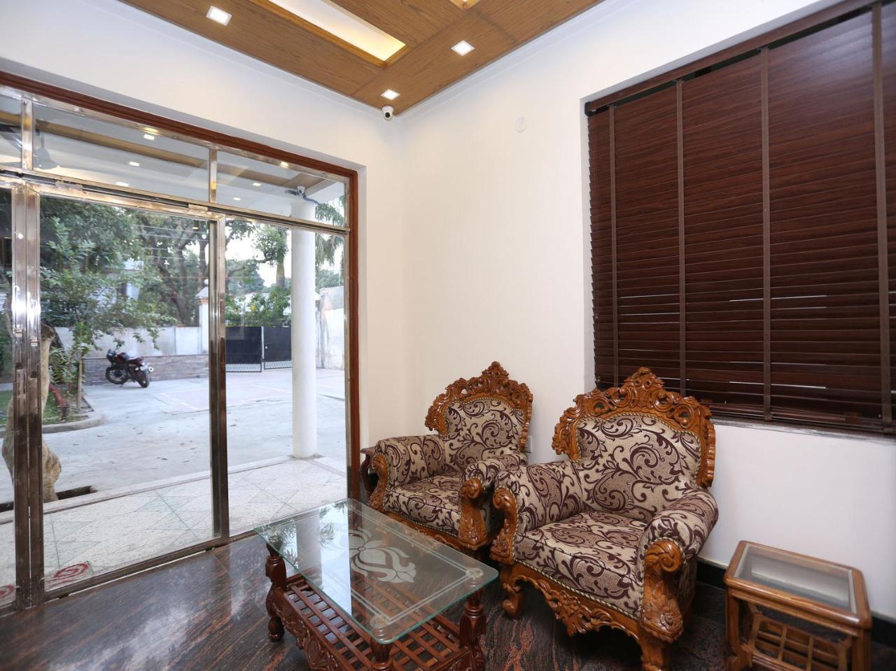 Oyo 10448 Green View Home Stay 데라둔 외부 사진