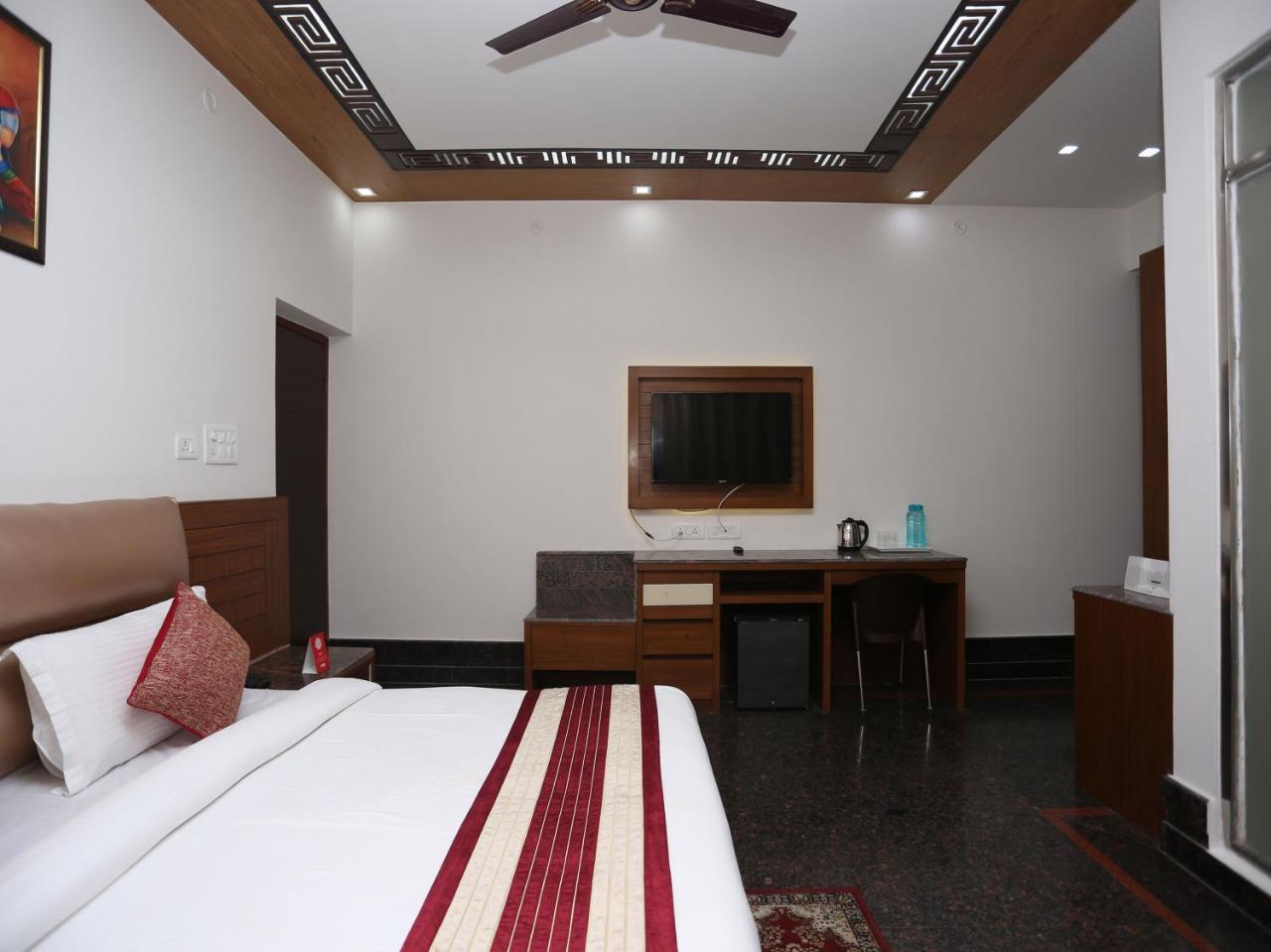 Oyo 10448 Green View Home Stay 데라둔 외부 사진
