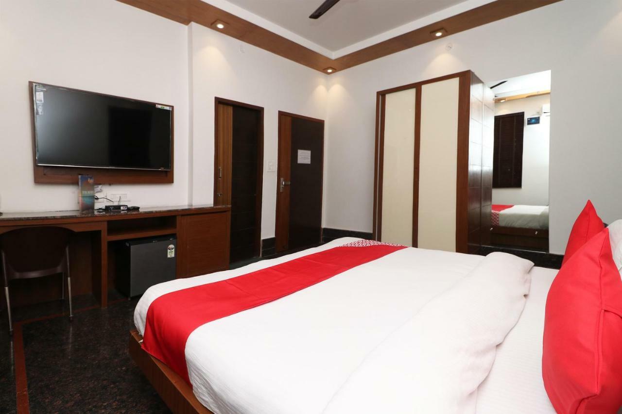 Oyo 10448 Green View Home Stay 데라둔 외부 사진