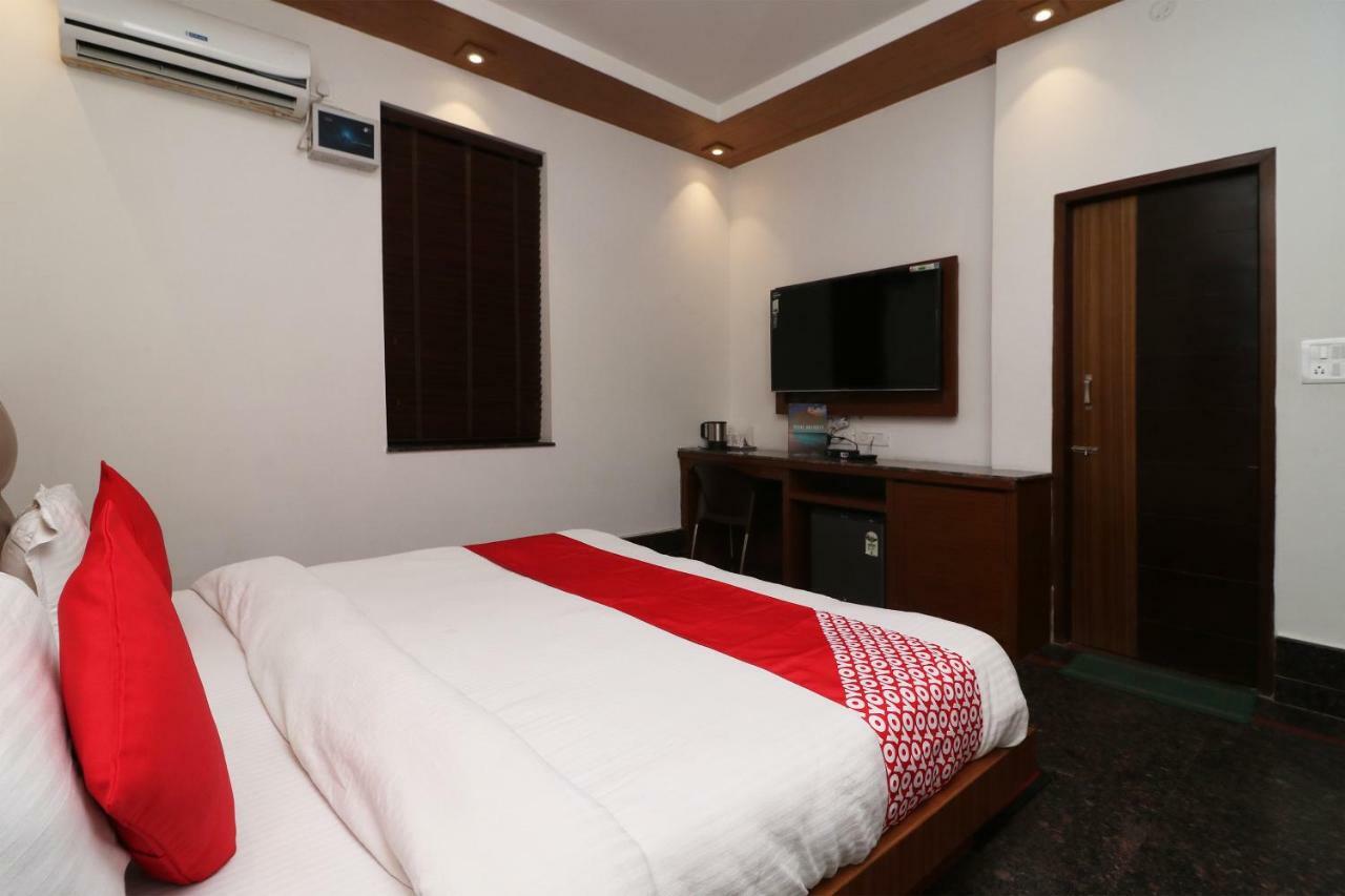 Oyo 10448 Green View Home Stay 데라둔 외부 사진