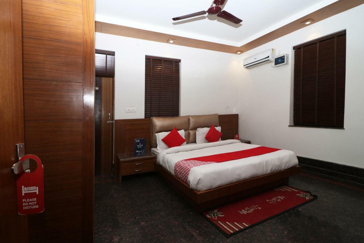 Oyo 10448 Green View Home Stay 데라둔 외부 사진
